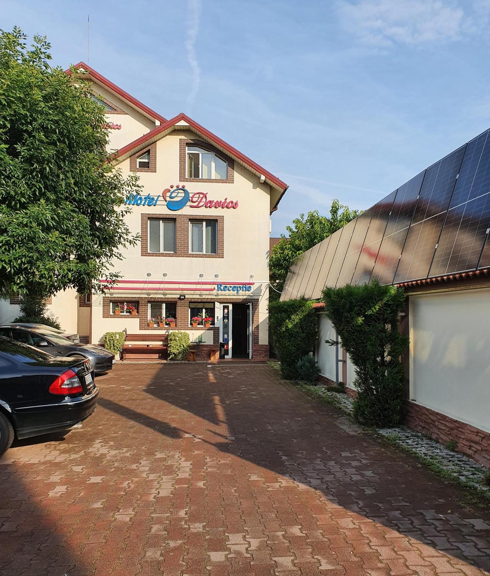 Motel Davios Targu Jiu Exterior photo