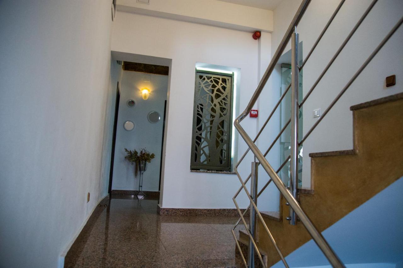 Motel Davios Targu Jiu Exterior photo