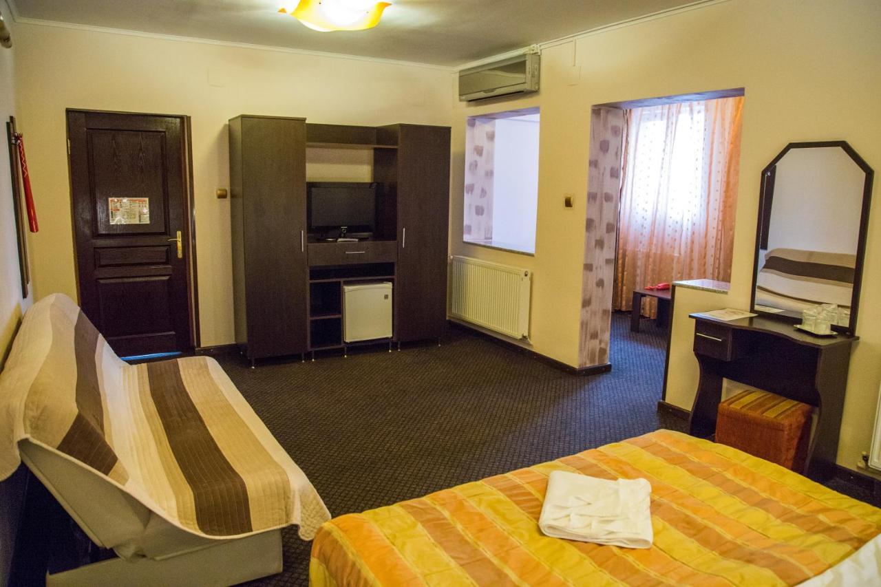 Motel Davios Targu Jiu Exterior photo